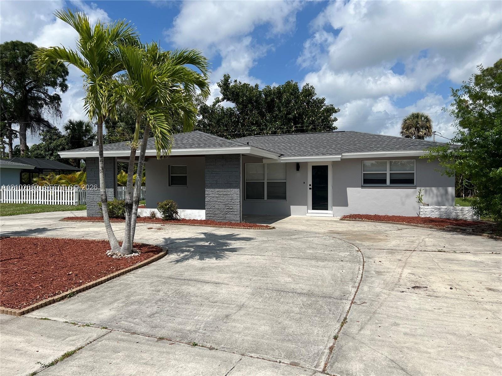 4562 Tennyson Drive, North Fort Myers, FL photo 1