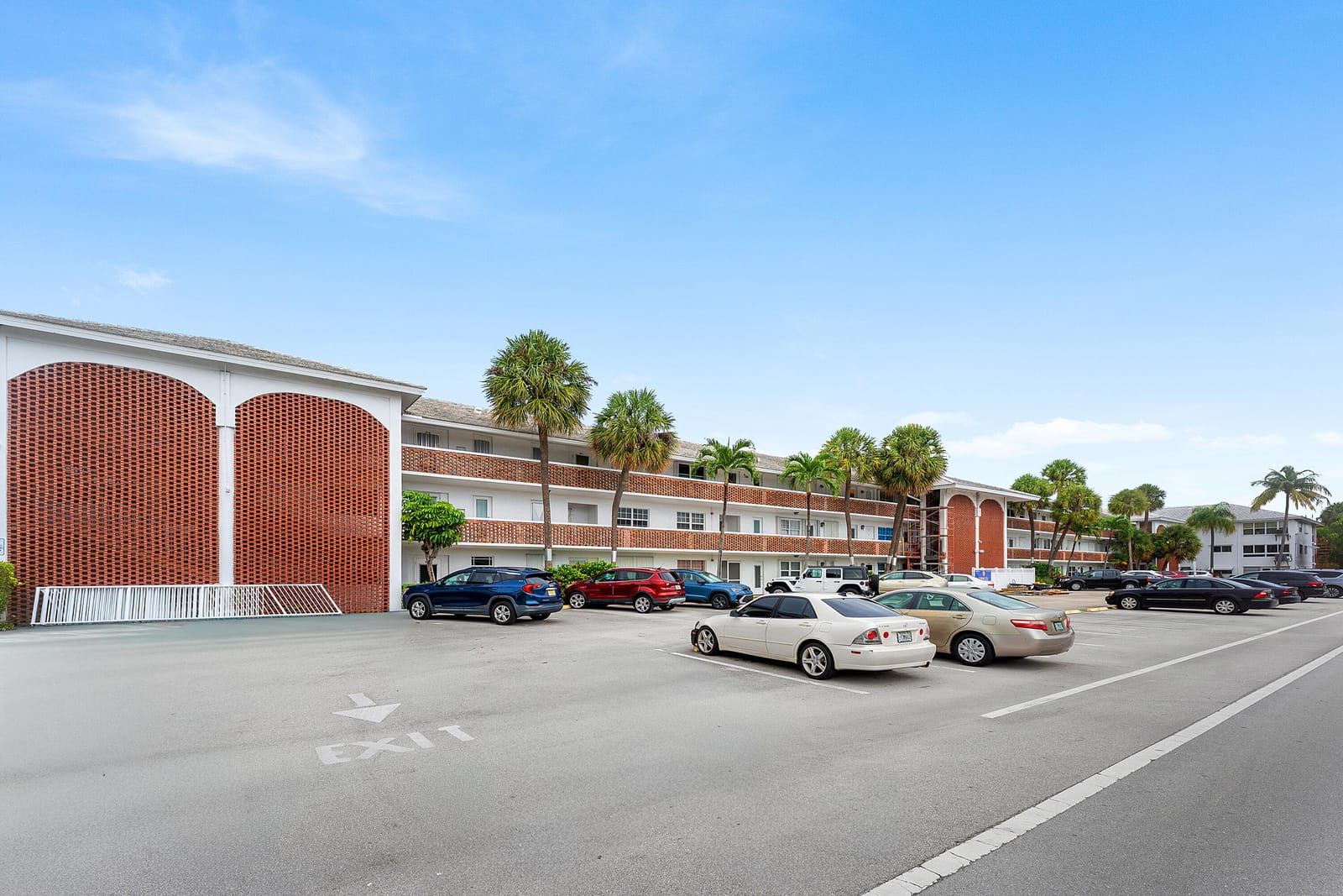 2050 NE 39TH Street E307, Lighthouse Point, FL 33064 photo 2