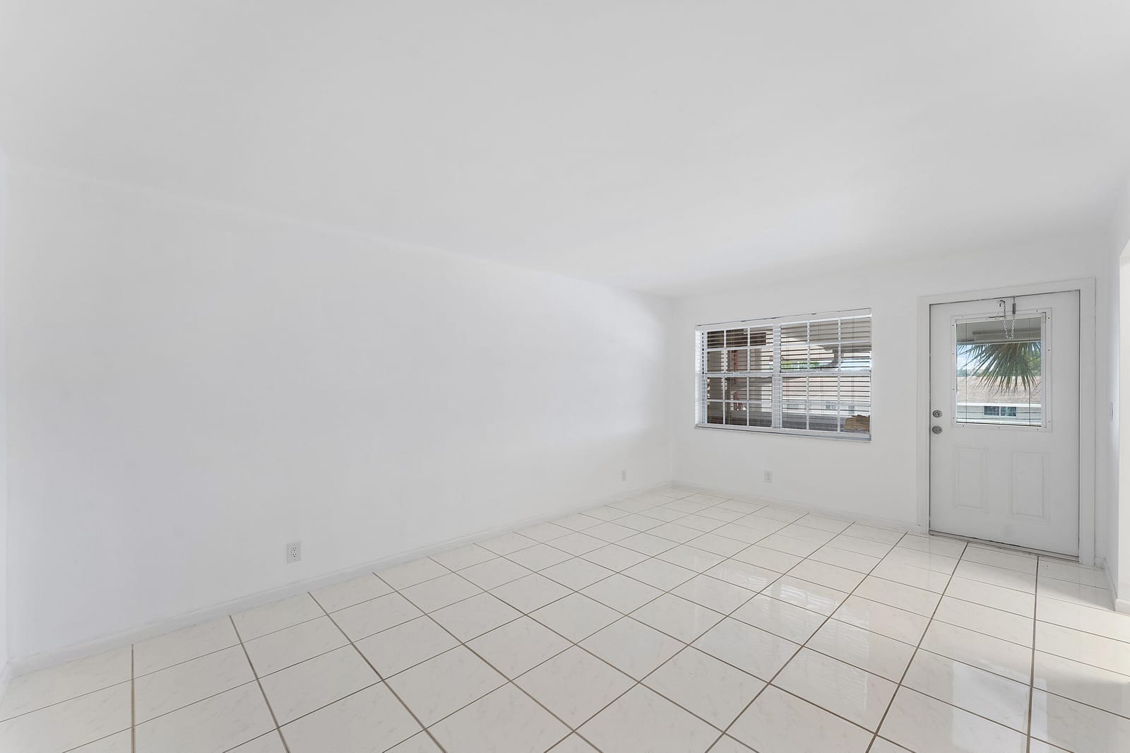 2050 NE 39TH Street E307, Lighthouse Point, FL 33064 photo 4