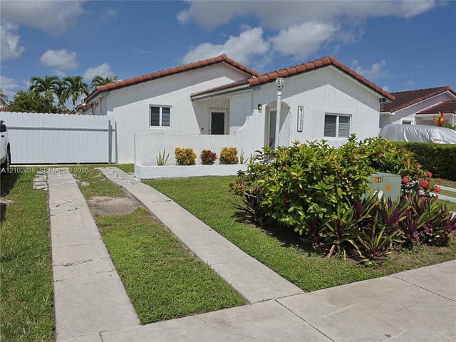 13555 SW 38th Lane, Miami, FL 33175