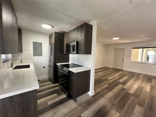 913 NE 17th Street 2, Fort Lauderdale, FL 33305