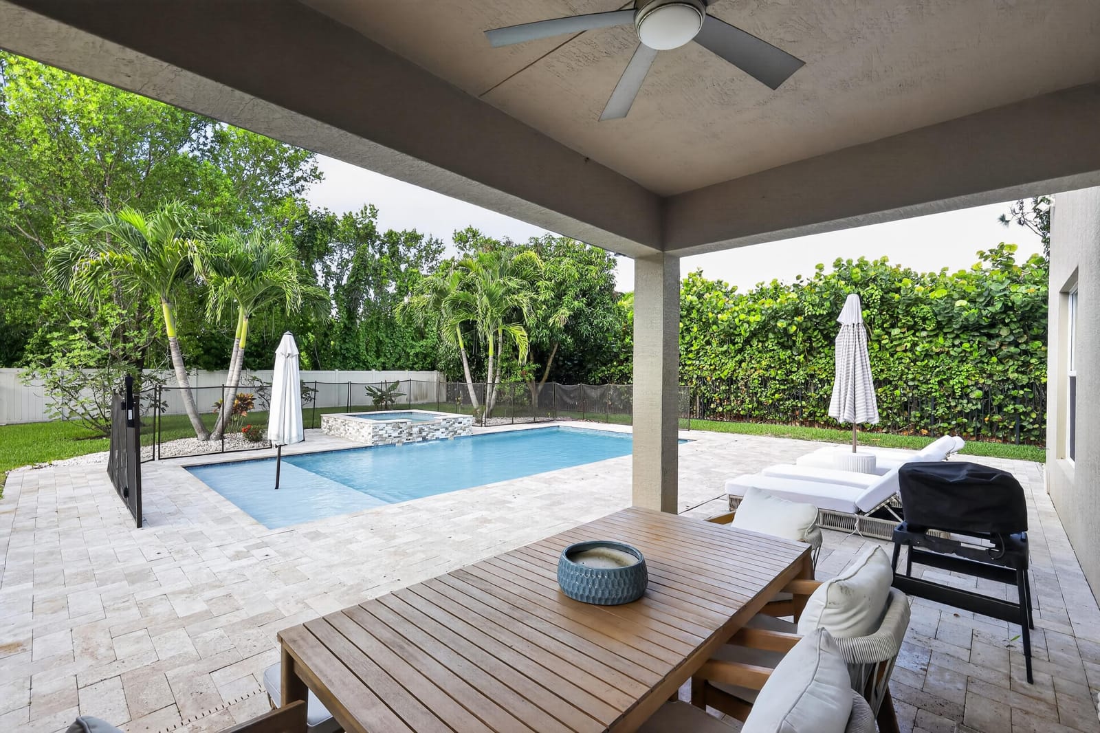 7050 LIMESTONE CAY Road, Limestone Creek, FL 33458 photo 3