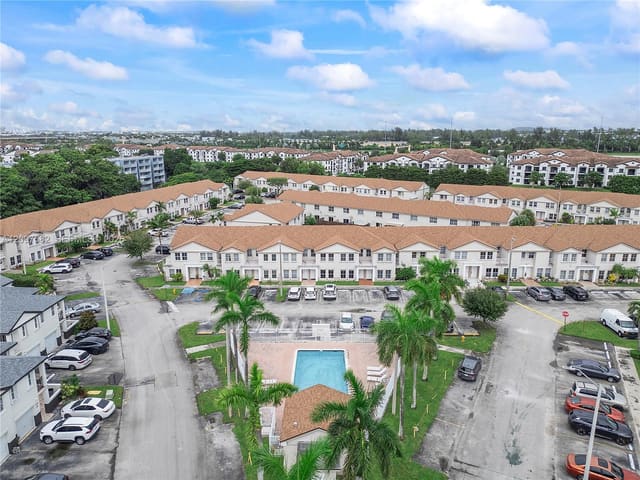 9187 Fontainebleau Boulevard 407, Miami, FL 33172