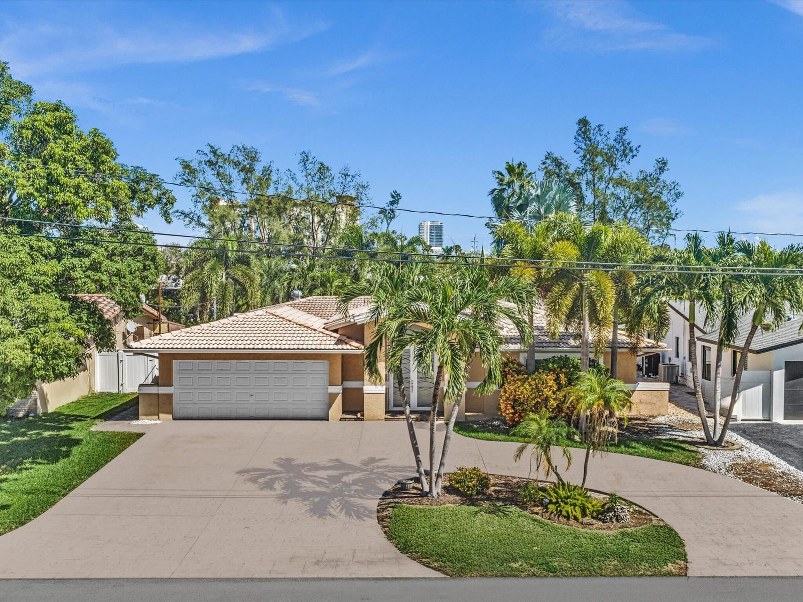 948 SE 10TH Court, Pompano Beach, FL 33060 photo 1