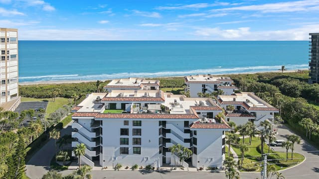 4100 N HIGHWAY A1A 211, Treasure Cove Dunes, Hutchinson Island, FL
