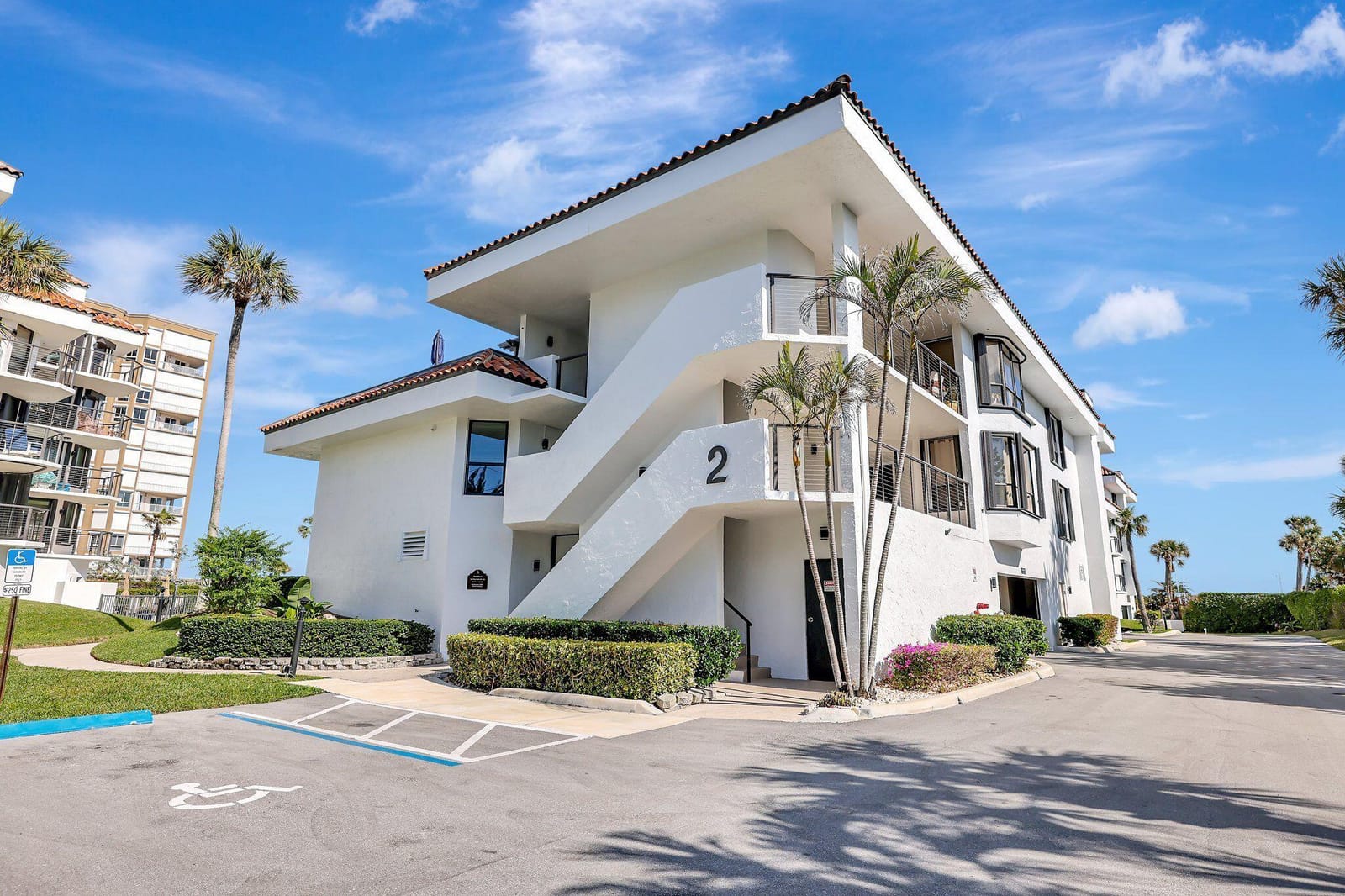4100 N HIGHWAY A1A 211, Hutchinson Island, FL 34949 photo 2