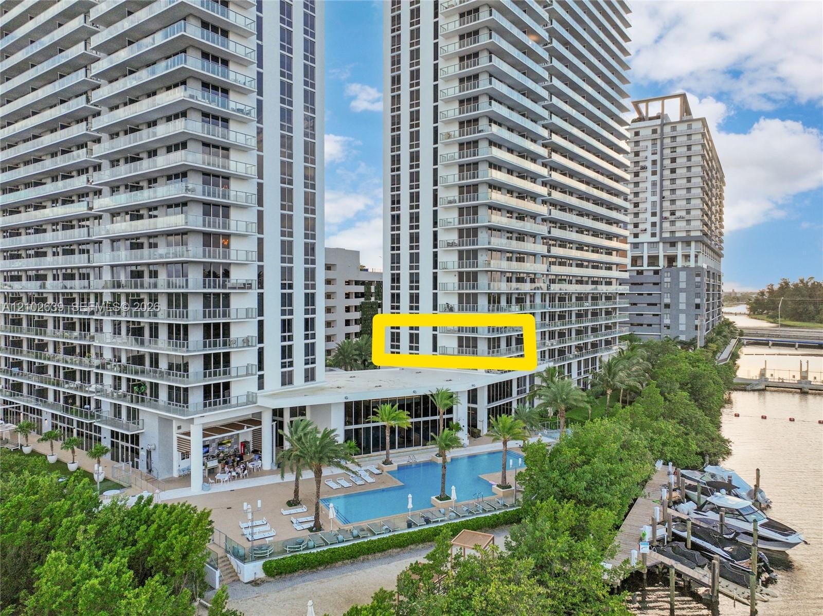 16385 Biscayne Boulevard 407 — photo 2