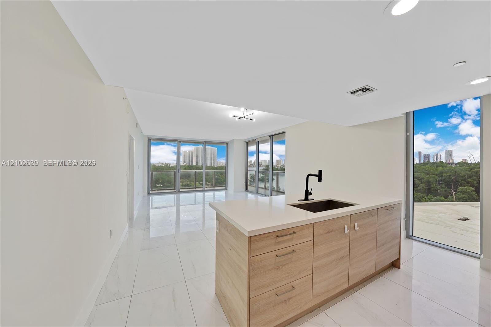 16385 Biscayne Boulevard 407 — photo 5
