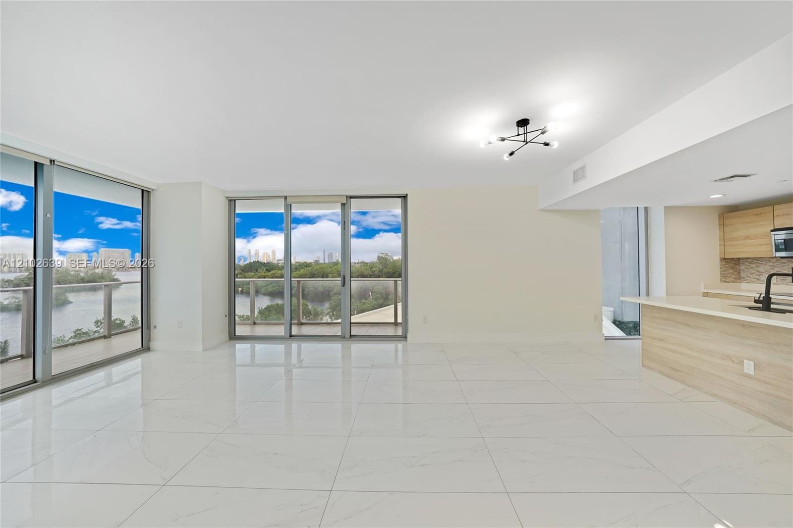 16385 Biscayne Boulevard 407 — photo 7