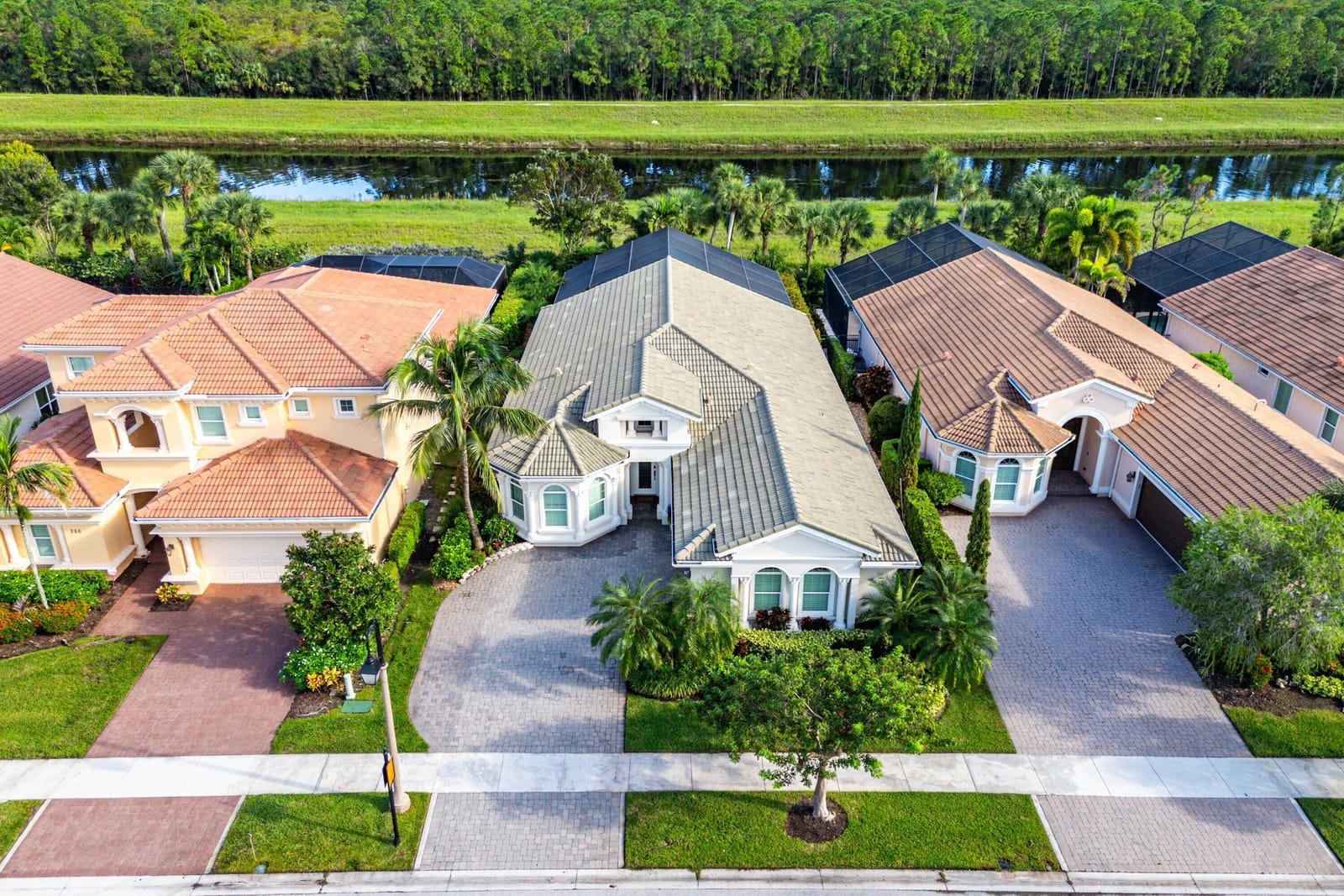 260 Carina Drive, Jupiter, FL 33478 photo 2