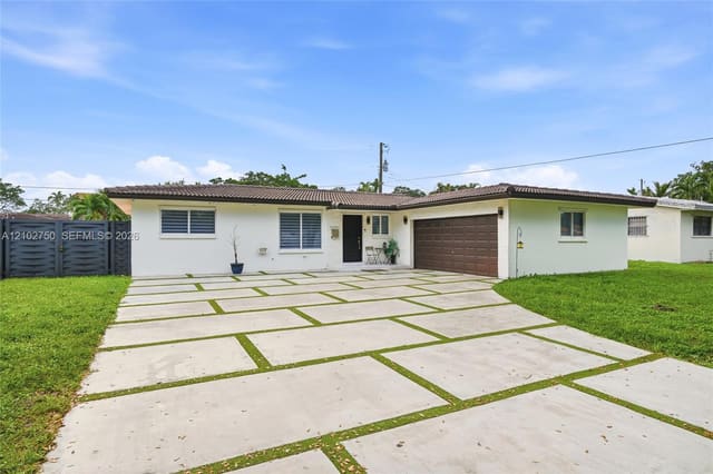 13996 Lake Lure Court, Miami Lakes, FL 33014
