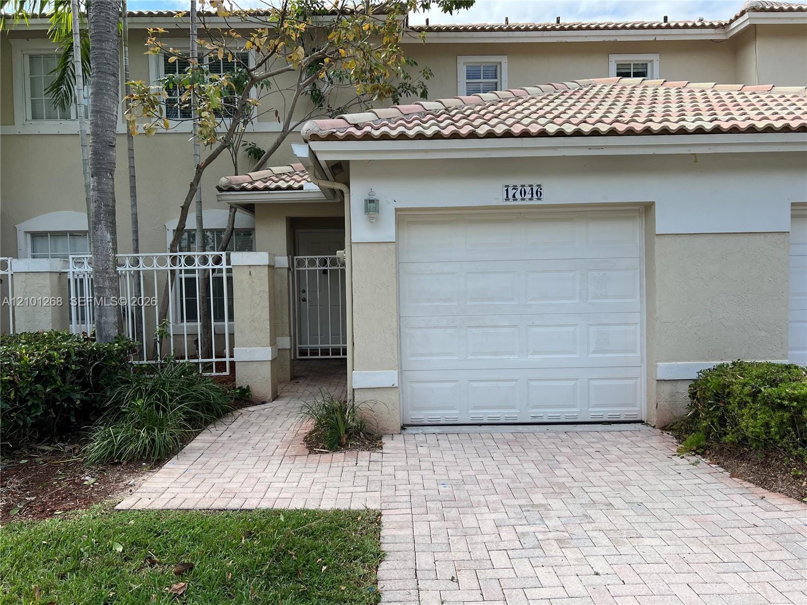 17046 NW 22nd Street, Pembroke Pines, FL 33028 photo 2
