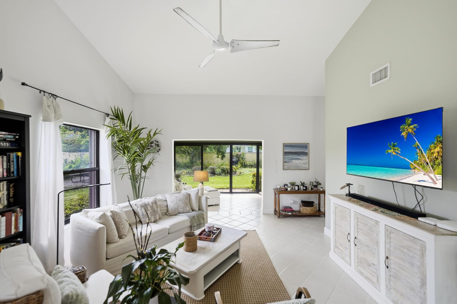 7655 SE SUGAR SAND Circle, Hobe Sound, FL 33455 photo 15