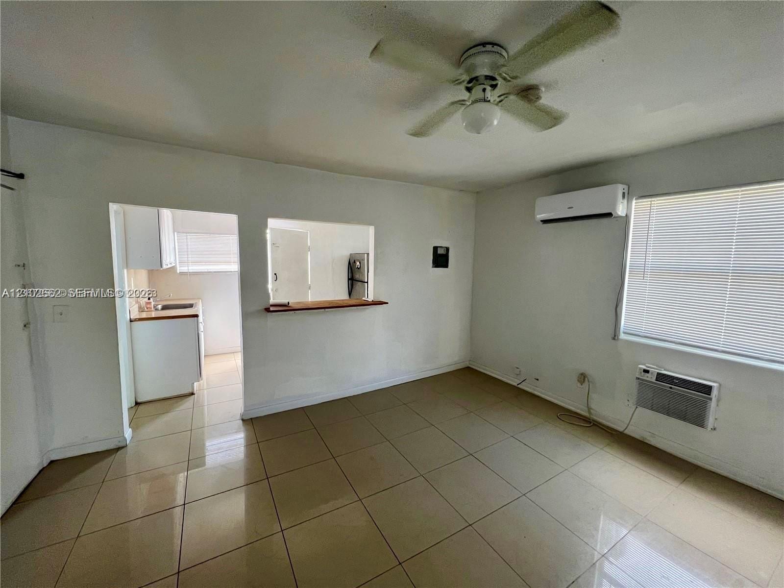 548 NW 30th Street 4 — photo 2