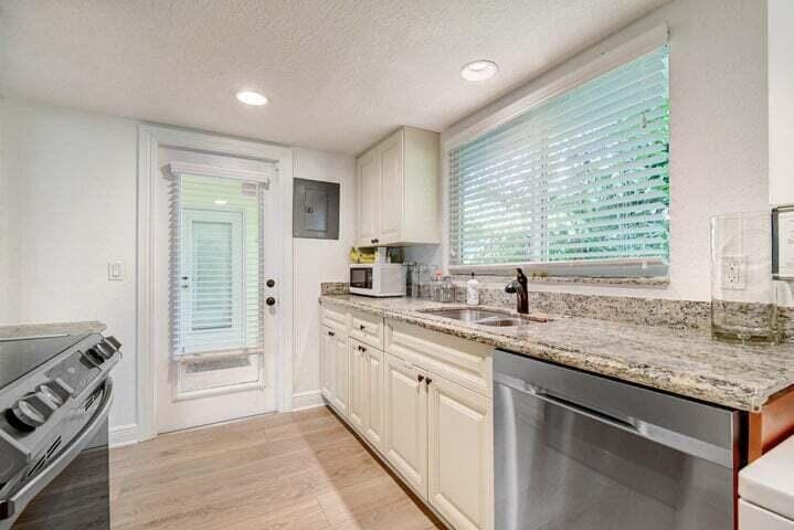 45 SE 7TH Avenue — photo 6