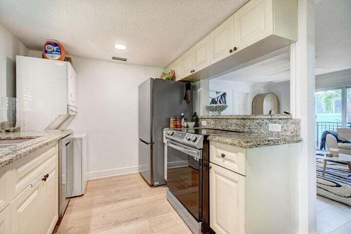 45 SE 7TH Avenue — photo 7