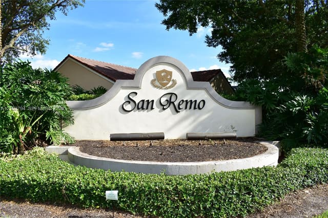 952 Sevilla Circle, Weston, FL 33326