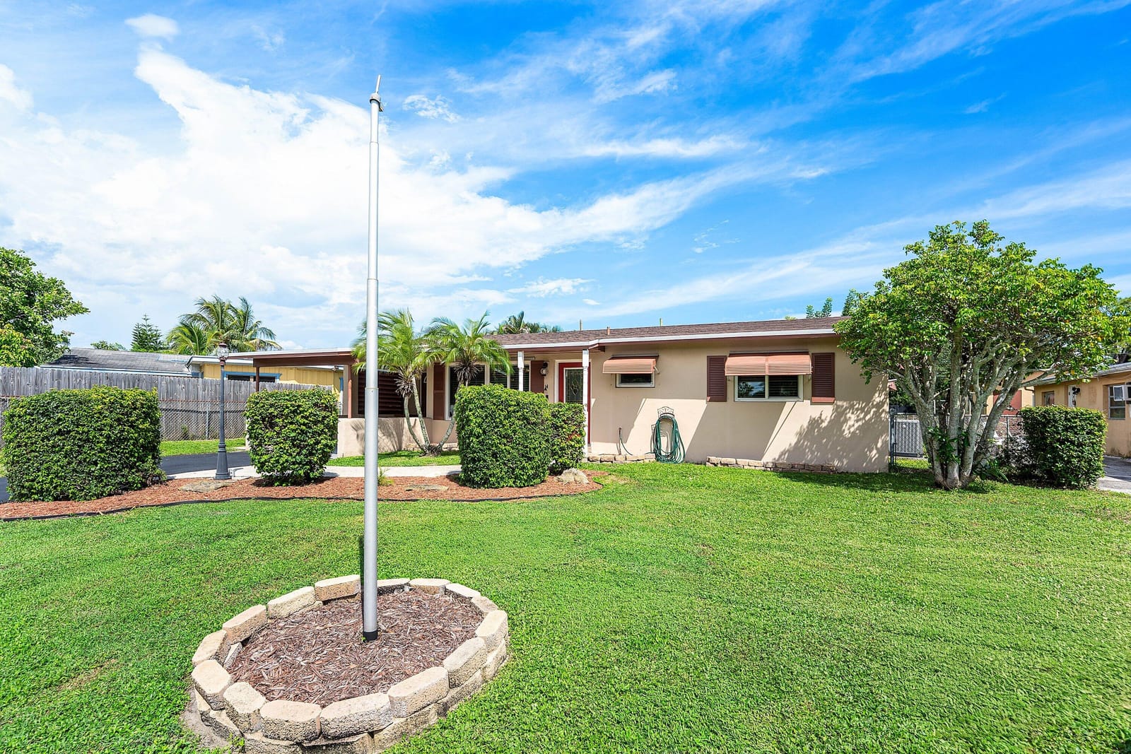 740 Caroline Avenue, West Palm Beach, FL 33413 photo 2