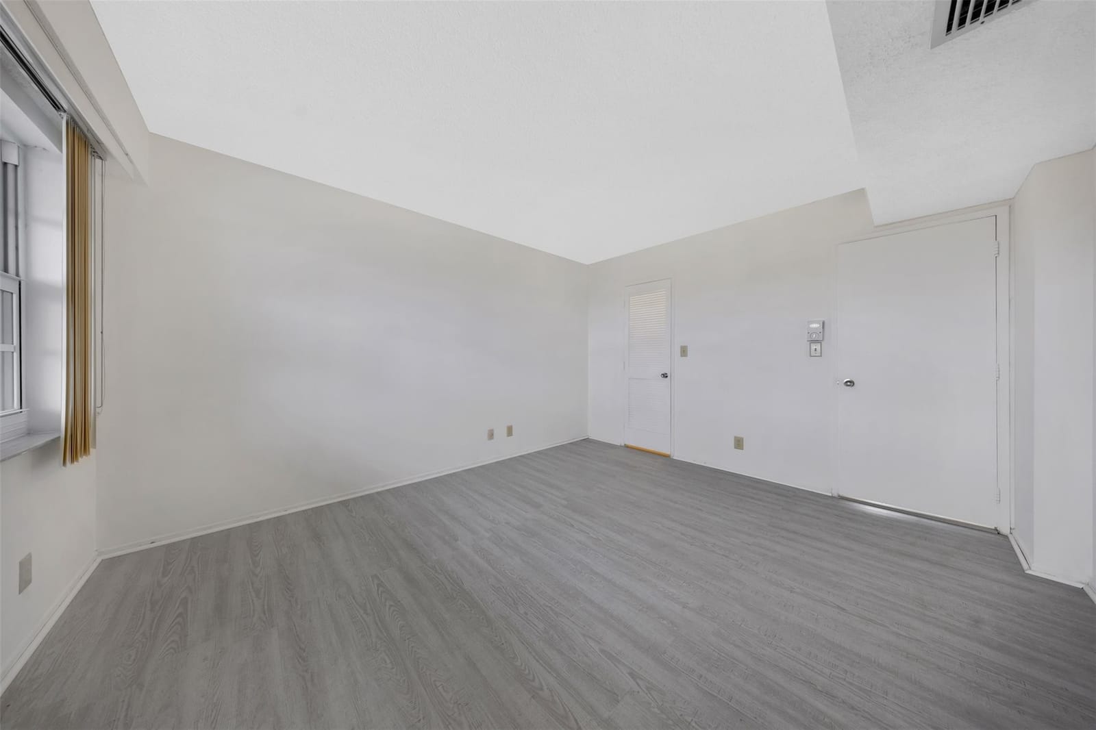 625 OAKS Drive 802, Pompano Beach, FL 33069 photo 13