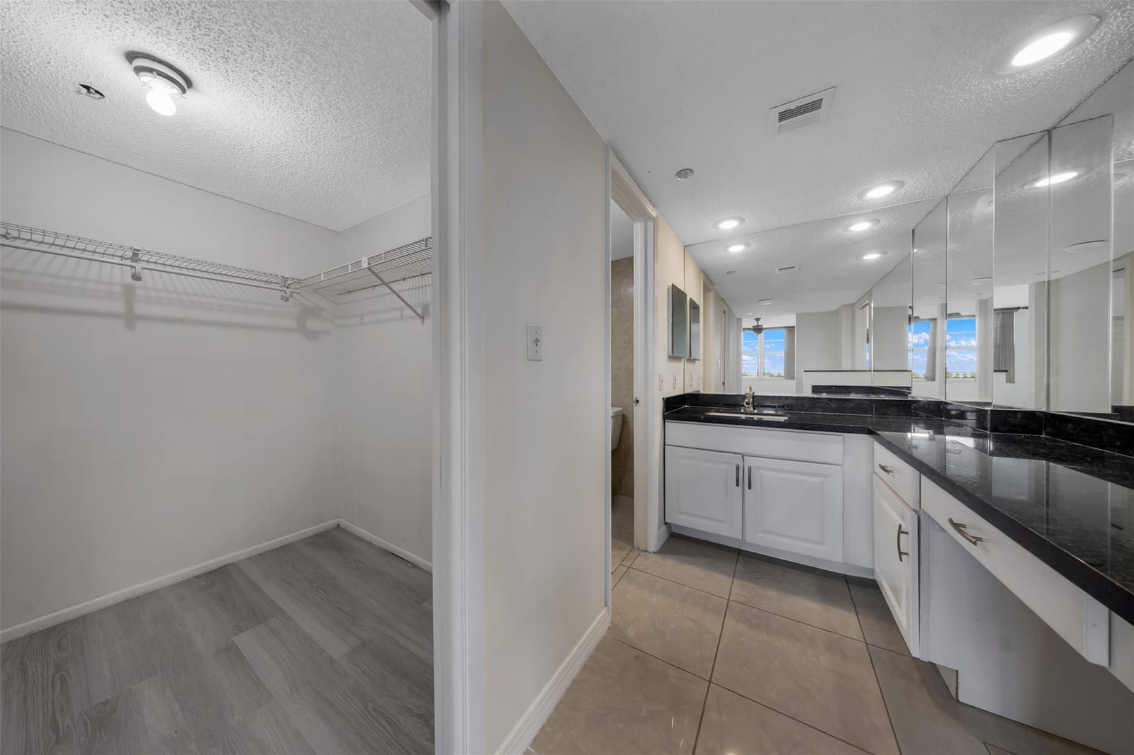 625 OAKS Drive 802, Pompano Beach, FL 33069 photo 16