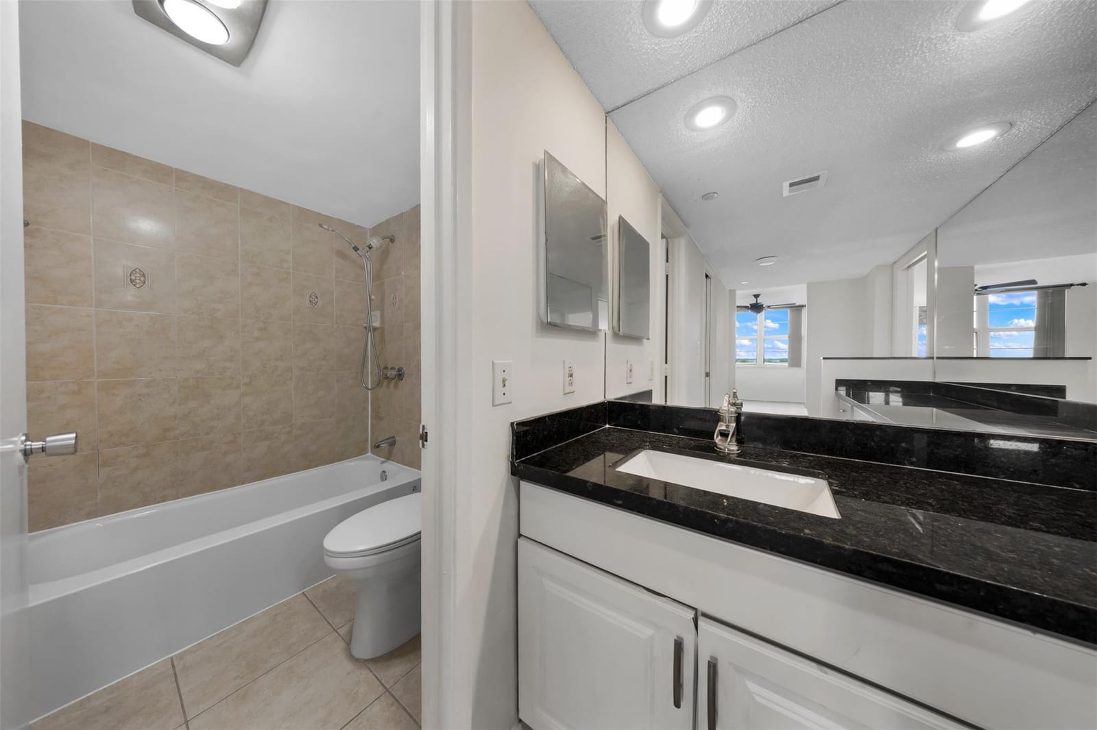 625 OAKS Drive 802, Pompano Beach, FL 33069 photo 18