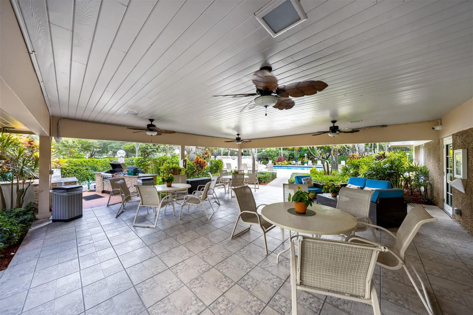 625 OAKS Drive 802, Pompano Beach, FL 33069 photo 26