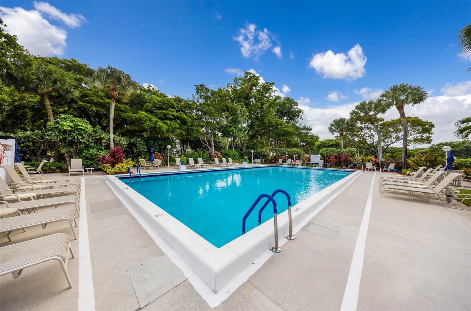 625 OAKS Drive 802, Pompano Beach, FL 33069 photo 28