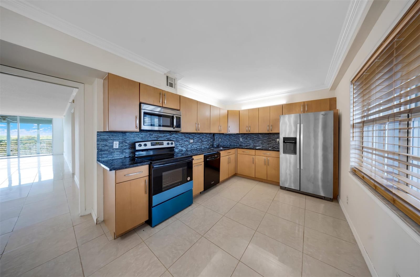 625 OAKS Drive 802, Pompano Beach, FL 33069 photo 6