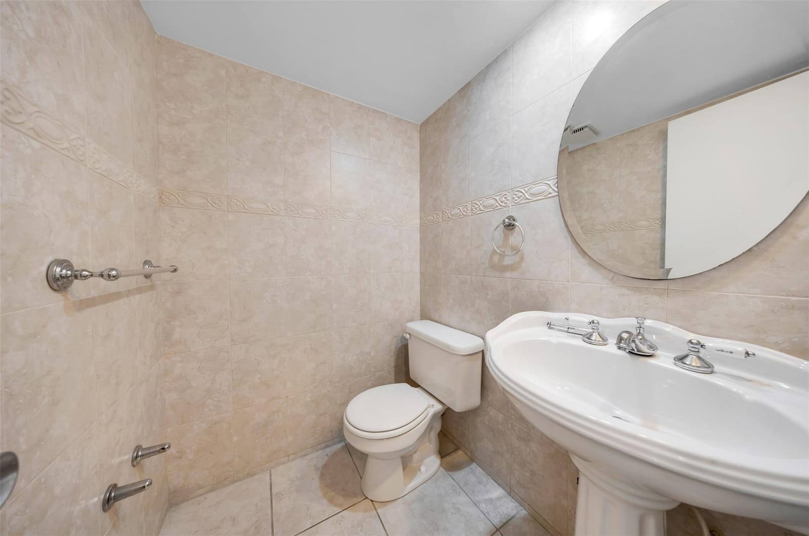 625 OAKS Drive 802, Pompano Beach, FL 33069 photo 9
