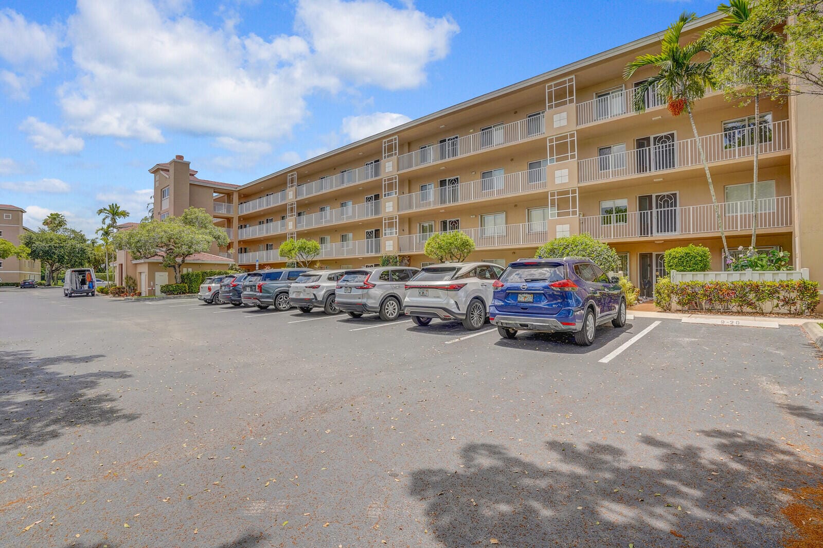 5874 CRYSTAL SHORES Drive 308, Boynton Beach, FL 33437
