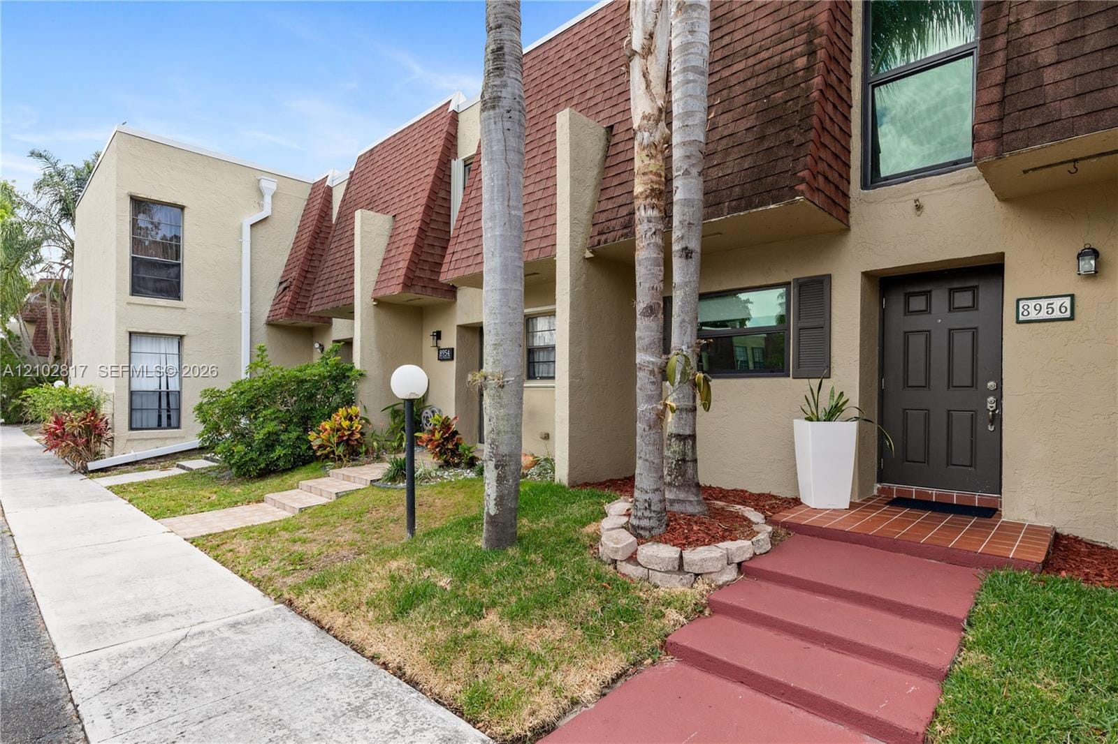 8956 Palm Tree Lane 8956 — photo 7
