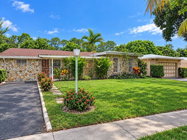 8218 Southampton Drive A, Miramar, FL 33025
