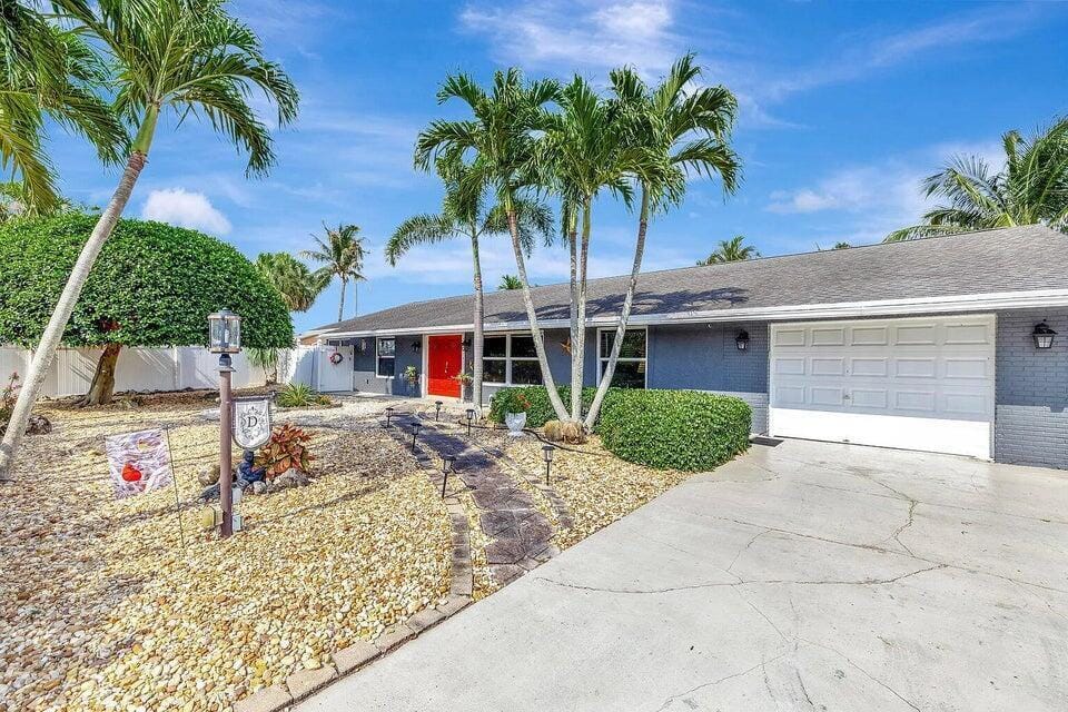 3 bedroom home for sale at 7187 THOMPSON, Boynton Beach, FL 33426 — $3,500