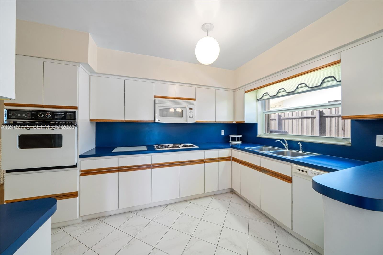 12805 Maple Road, North Miami, FL 33181 photo 18