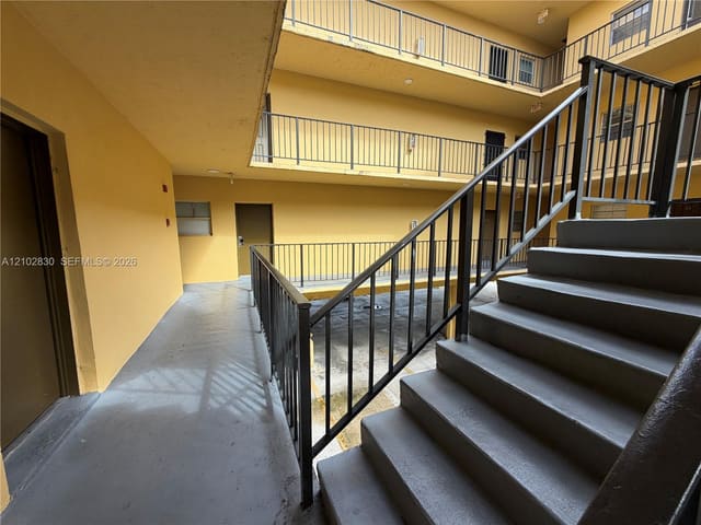 300 NE 125th Street 205, North Miami, FL 33161