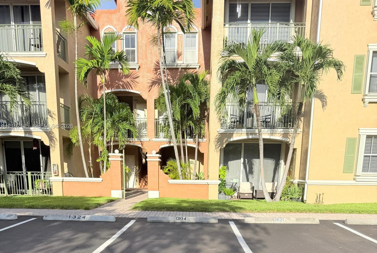 3 bedroom home for sale at 6420 114th, Doral, FL 33178 — $2,850