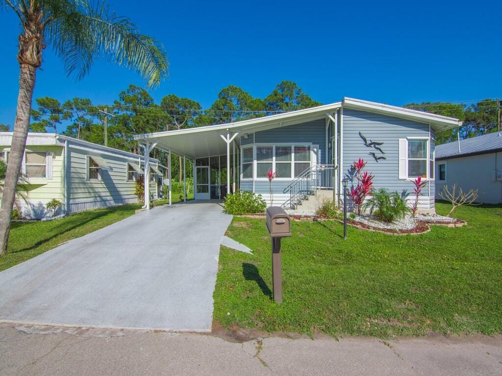 22 Mediterranean Boulevard E, Port St. Lucie, FL 34952 photo 3