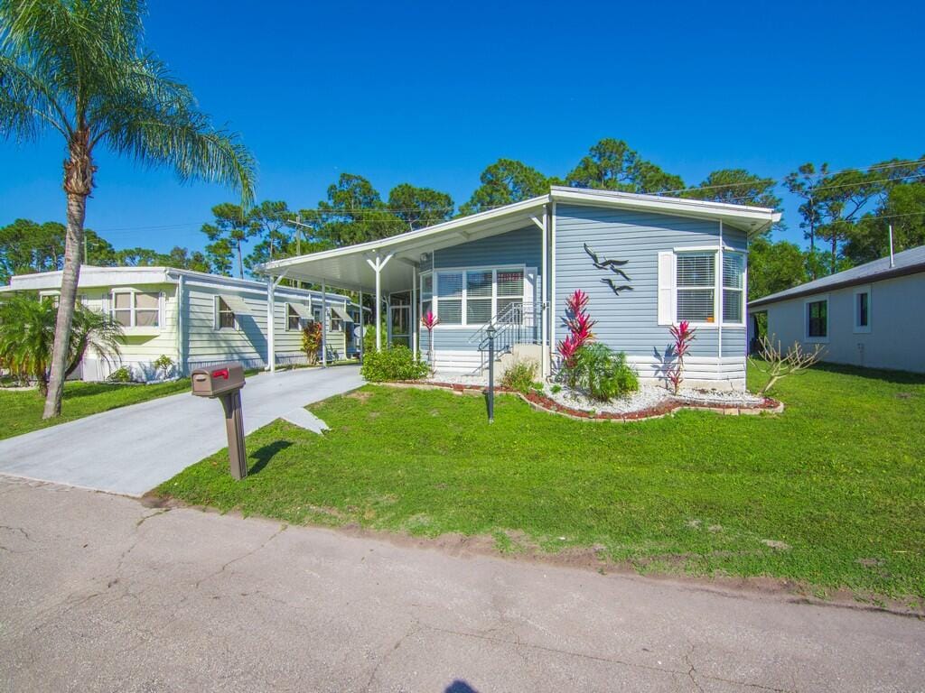 22 Mediterranean Boulevard E, Port St. Lucie, FL 34952 photo 4