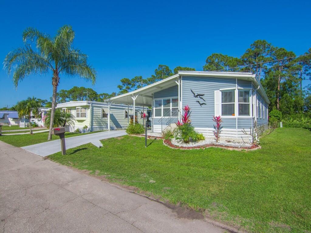 22 Mediterranean Boulevard E, Port St. Lucie, FL 34952 photo 5