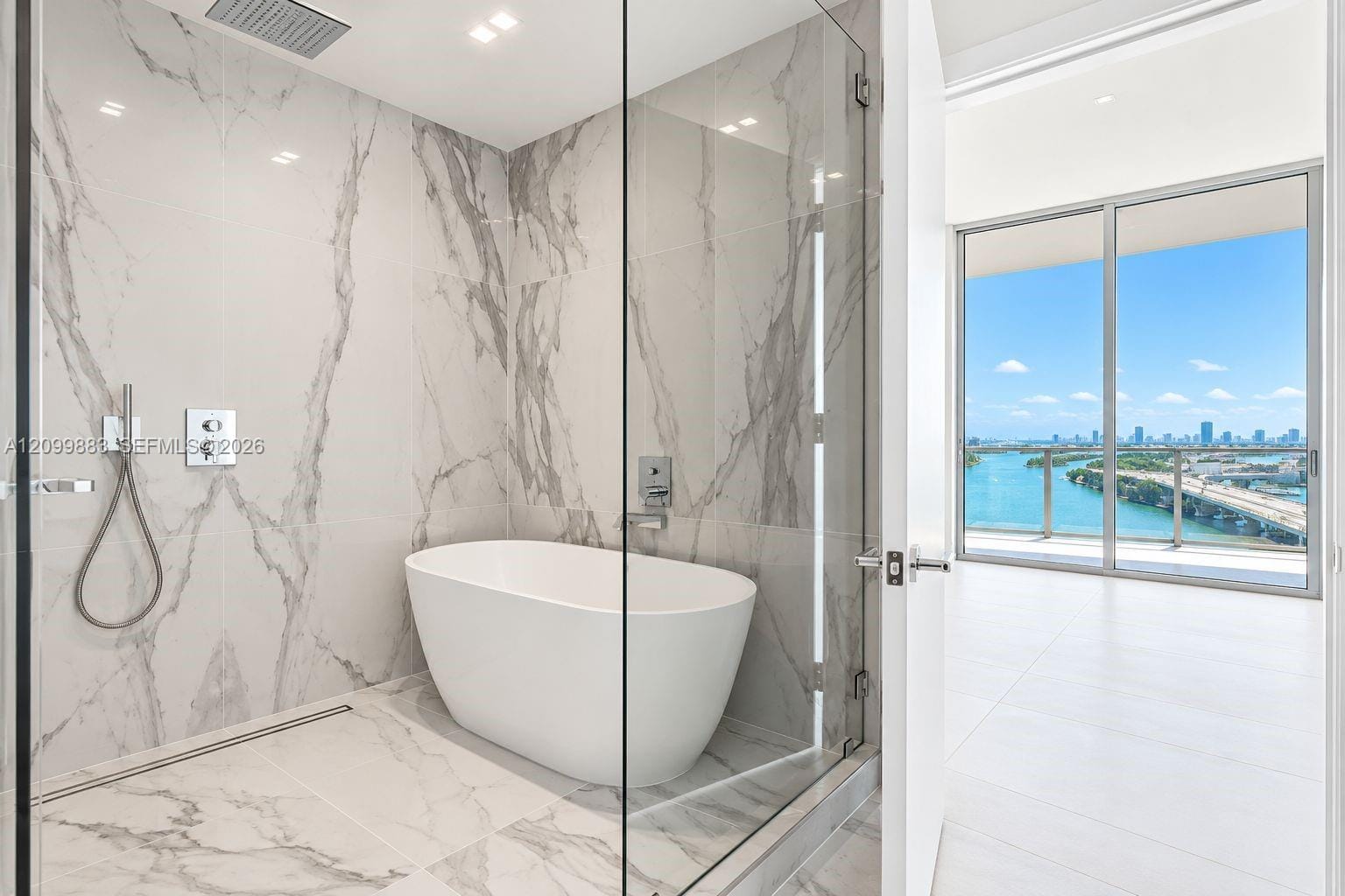 1400 Biscayne Boulevard 1804, Miami, FL 33132 photo 16