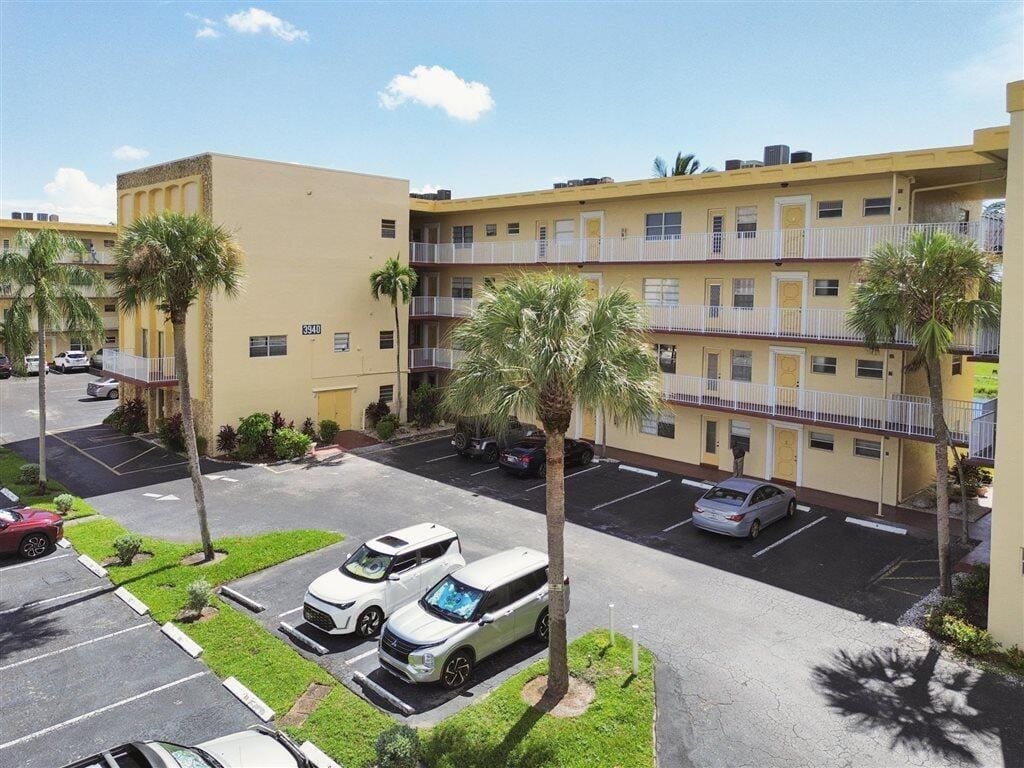 3940 NW 42ND Avenue 417, Lauderdale Lakes, FL 33319 photo 1