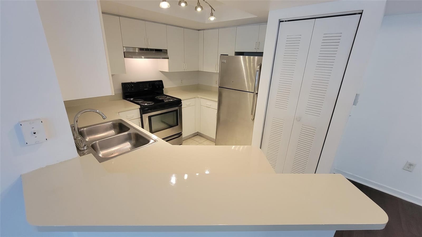 4175 N HAVERHILL Road 903, West Palm Beach, FL 33417 photo 13