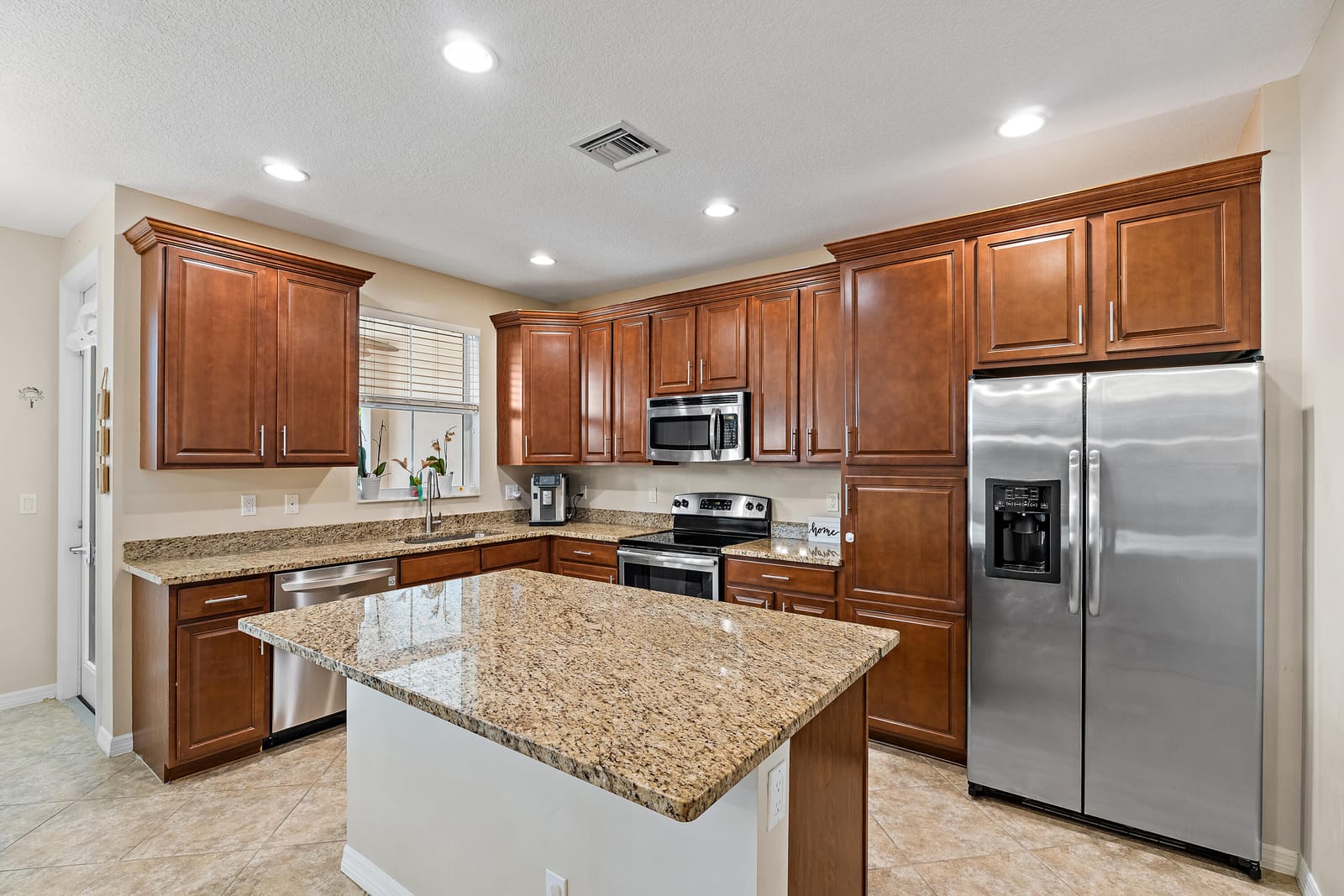 4677 Mediterranean Circle — photo 8
