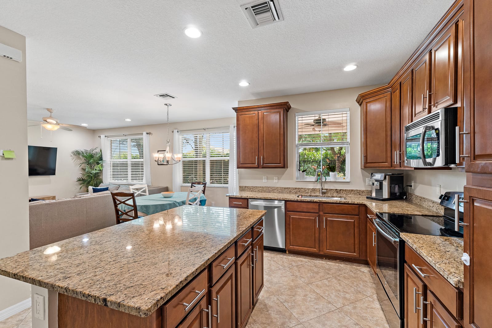 4677 Mediterranean Circle — photo 10