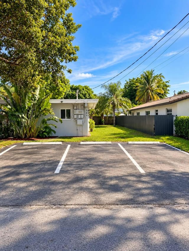 904 NE 12TH 1-3, Pompano Beach, FL 33060