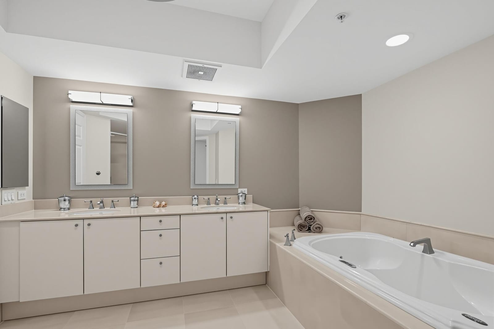 411 N New River Drive E 1903, Fort Lauderdale, FL 33301 photo 22