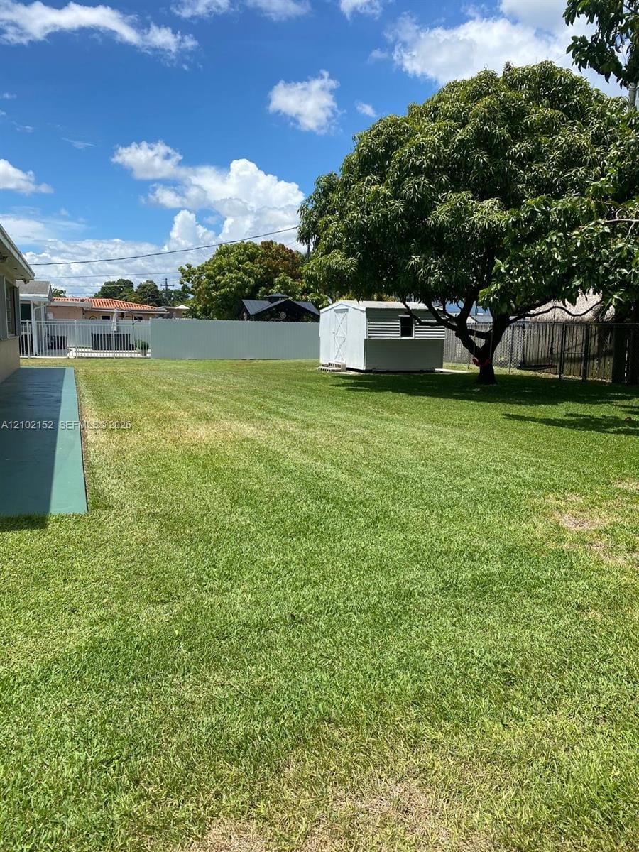 467 W 43rd Place, Hialeah, FL 33012 photo 26