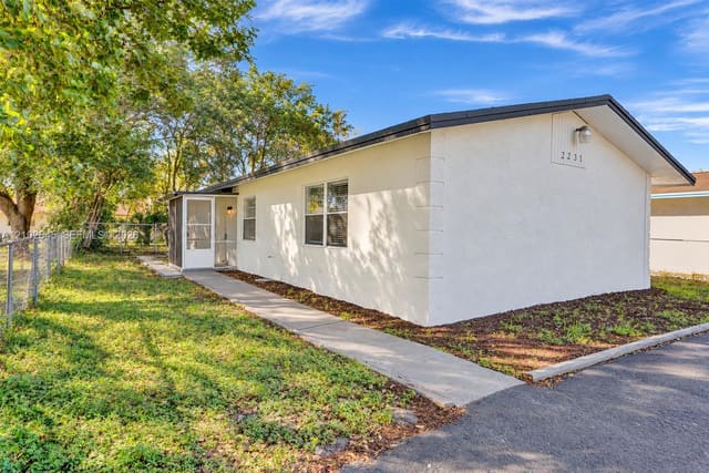 2231 NW 55th Avenue, Lauderhill, FL 33313