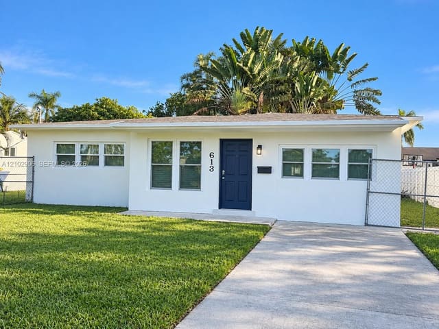 613 6th Street 1, Hallandale Beach, FL 33009