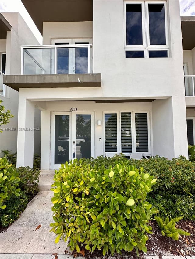 6334 NW 104th Path 6334, Doral, FL 33178